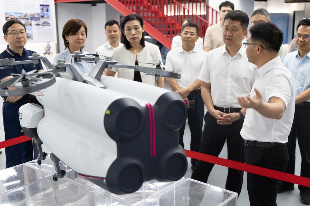 白建刚书记到90分钟足球网
调研指导工作