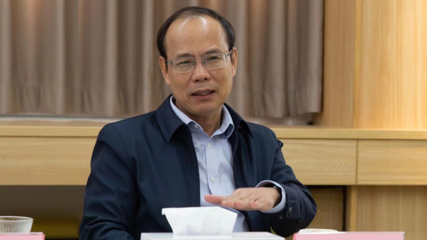 邱学青校长新学期首日莅临90足球比分app
指导工作