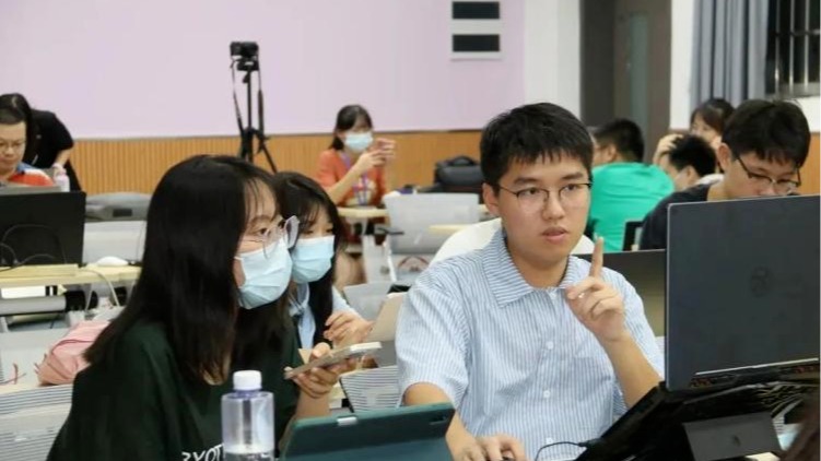 90足球比分app
国际教师联合工作坊教学研究成果发表在国际顶级学术期刊