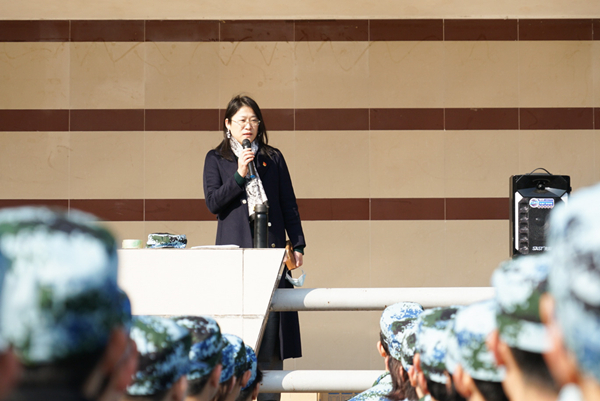 军训新“艺”1：90足球比分app
领导班子慰问2020级军训学生