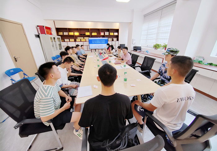 退伍不褪色，换装不换志——90足球比分app
召开退伍大学生座谈会暨2023年大学生应征入伍动员会